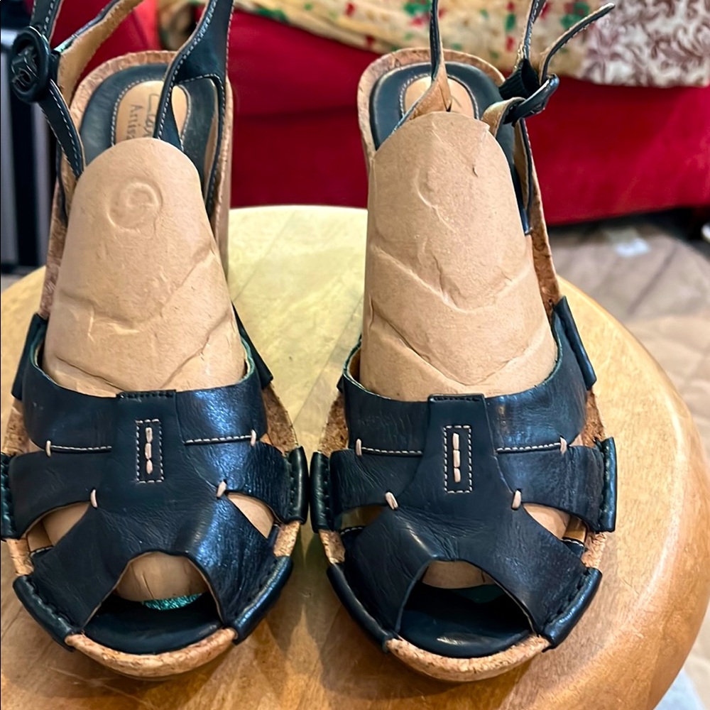 Clark Artisan Black Leather Wedge Sandals Women’s size 10